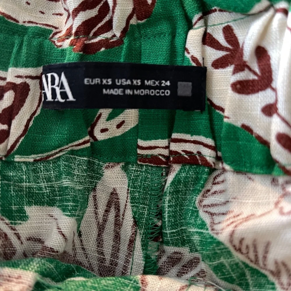 Zara Green, Brown Cream Leaf Print Paper Bag Shorts X-Small Excellent Condition